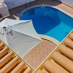 Villa Cantinho Do Mocho - Com Piscina Centro Do Algarve Pêra